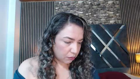 marie_hss online show from 11/01/25, 02:08