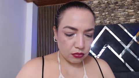 marie_hss online show from 12/15/25, 04:33