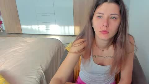 Snapshot of marie_marie03 chatting on 04/14/26, 05:46 Marie online show from 04/14/26, 05:46
