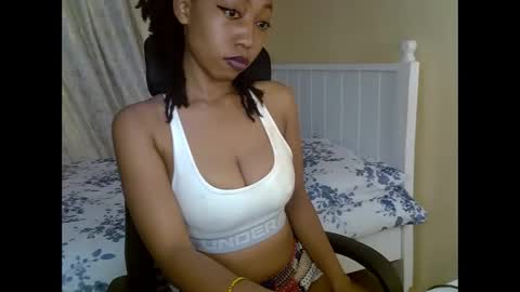 Snapshot of mariejuana_bliss chatting on 10/09/25, 11:19 mariejuana online show from 10/09/25, 11:19