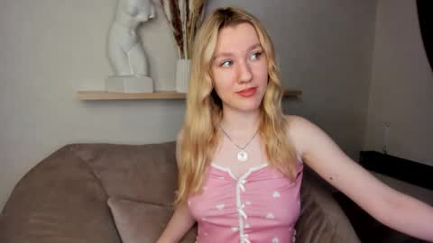 mariel_brown online show from 11/12/25, 12:55