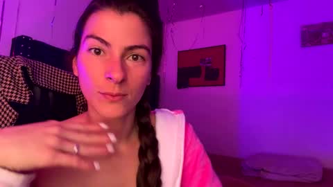 Snapshot of mariel_sins21 chatting on 01/06/25, 08:18 Mariie online show from 01/06/25, 08:18