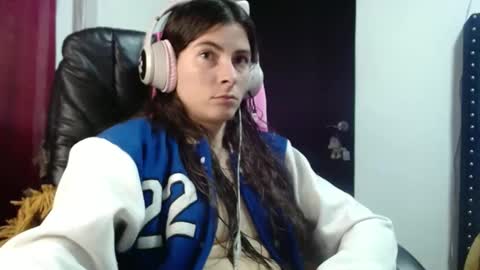 Snapshot of mariel_sins21 chatting on 02/12/25, 01:19 Mariie online show from 02/12/25, 01:19