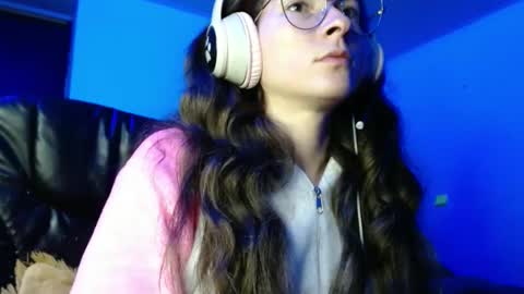 Snapshot of mariel_sins21 chatting on 02/13/25, 12:24 Mariie online show from 02/13/25, 12:24