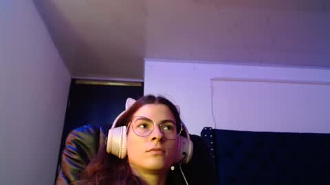 Snapshot of mariel_sins21 chatting on 02/16/25, 05:26 Mariie online show from 02/16/25, 05:26