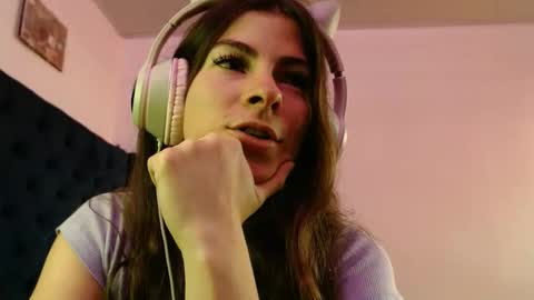 Snapshot of mariel_sins21 chatting on 02/23/25, 08:11 Mariie online show from 02/23/25, 08:11