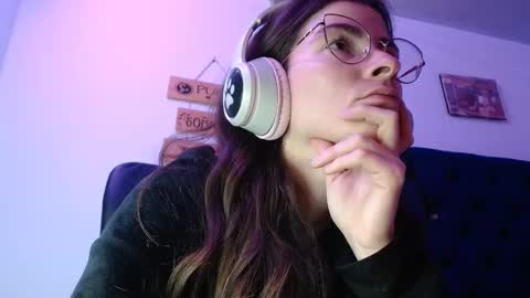 Snapshot of mariel_sins21 chatting on 03/06/25, 09:53 Mariie online show from 03/06/25, 09:53
