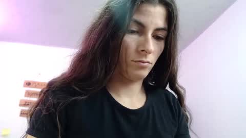 Snapshot of mariel_sins21 chatting on 03/08/25, 10:13 Mariie online show from 03/08/25, 10:13