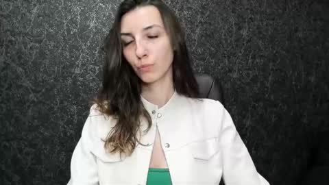 Snapshot of marielleanker chatting on 09/20/25, 08:32 marielleanker online show from 09/20/25, 08:32