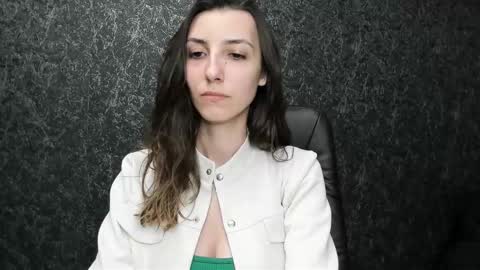 Snapshot of marielleanker chatting on 10/14/25, 03:02 marielleanker online show from 10/14/25, 03:02