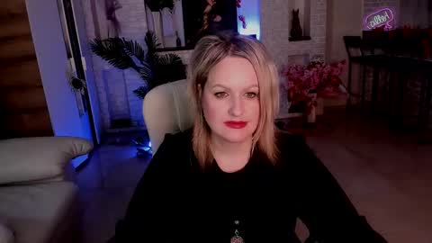 Snapshot of mariemlui chatting on 11/03/25, 01:45 mariemlui online show from 11/03/25, 01:45