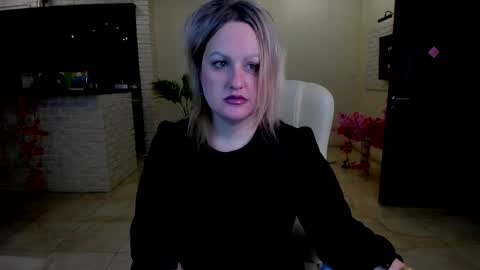 Snapshot of mariemlui chatting on 12/03/25, 12:25 mariemlui online show from 12/03/25, 12:25