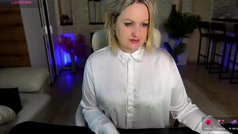 Snapshot of mariemlui chatting on 03/16/26, 03:38 mariemlui online show from 03/16/26, 03:38