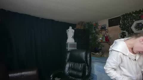 Marie Ann Waters online show from 05/31/26, 02:31