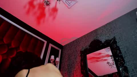 Marie online show from 09/29/25, 06:35