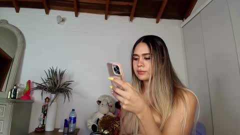 Snapshot of marihana_one1 chatting on 02/03/25, 05:18 Marihana online show from 02/03/25, 05:18