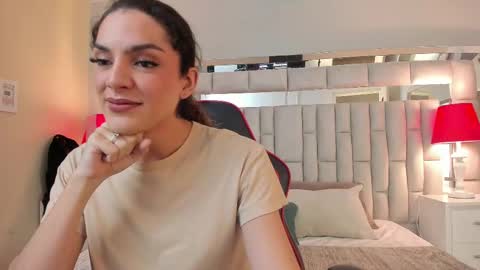 mariiahneedles online show from 10/23/25, 12:32