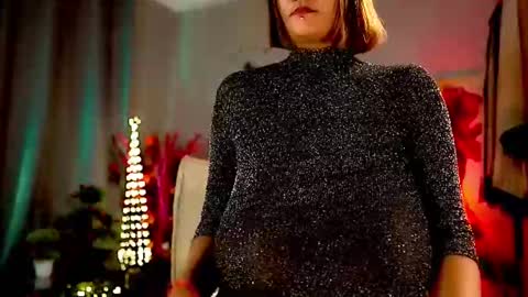 Nikita - Scroll down and read my bio please. New Pictures in Bio online show from 02/25/25, 09:31