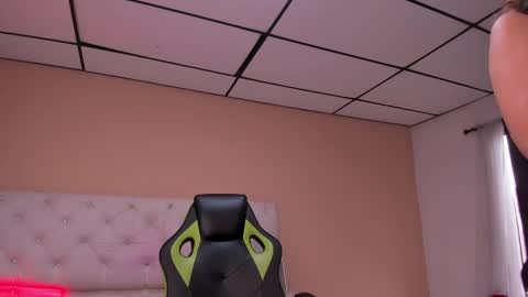 mariie_tayy online show from 12/12/24, 07:48