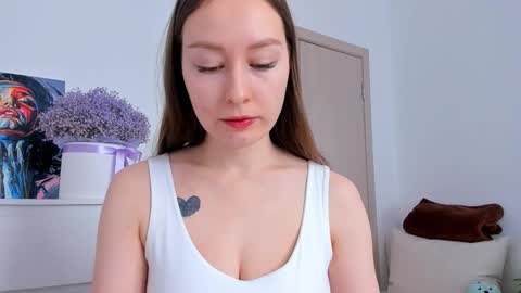 Snapshot of marilinal chatting on 11/18/25, 07:46 Marilina online show from 11/18/25, 07:46