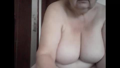 marilu64 online show from 10/18/25, 12:39