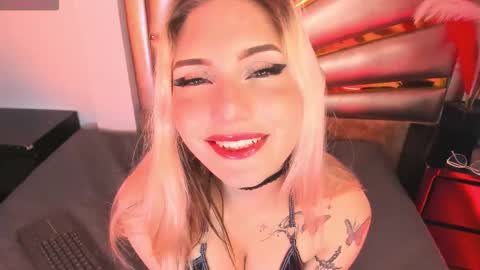 Snapshot of mariluu_ chatting on 02/26/26, 02:27 Mariluu online show from 02/26/26, 02:27