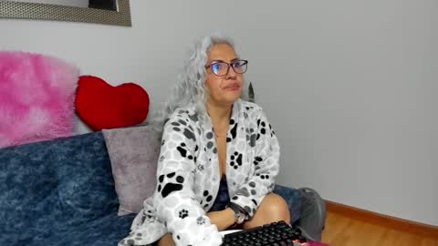 marilyn70 online show from 11/12/25, 09:58