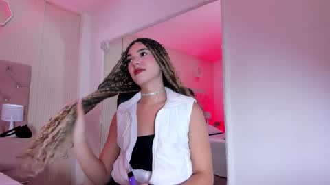 Snapshot of marilyndupont chatting on 10/22/25, 12:27 Marilyn online show from 10/22/25, 12:27