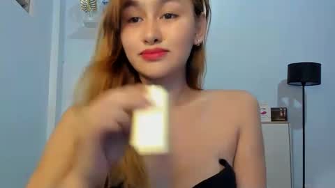 Snapshot of marimaraldama chatting on 12/16/24, 02:16 Anngilbuena online show from 12/16/24, 02:16