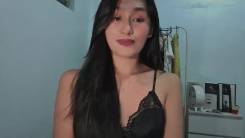 Snapshot of marimaraldama chatting on 10/06/25, 02:25 Anngilbuena online show from 10/06/25, 02:25