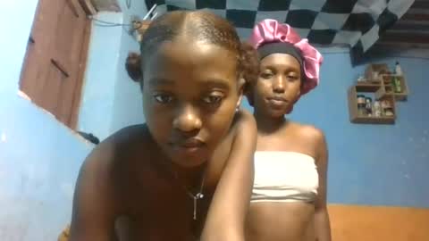Snapshot of marinagold69 chatting on 06/12/26, 12:59 marinagold69 online show from 06/12/26, 12:59