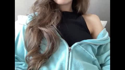Marina online show from 02/25/25, 12:03