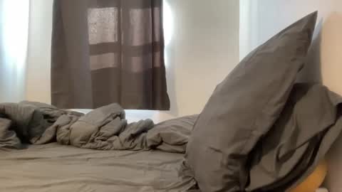 Snapshot of marineguyk19 chatting on 01/25/25, 04:57 Z online show from 01/25/25, 04:57