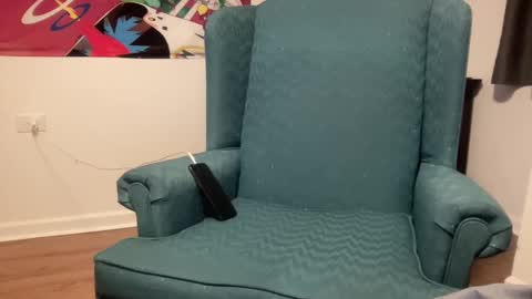 Snapshot of marineguyk19 chatting on 02/19/25, 02:01 Z online show from 02/19/25, 02:01