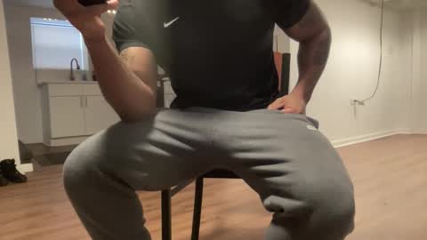 Snapshot of marineguyk19 chatting on 12/14/25, 07:18 Z online show from 12/14/25, 07:18