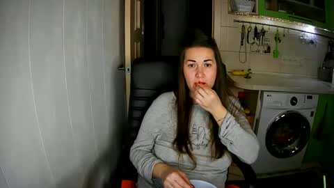 MarinettaQhot online show from 12/26/24, 08:11