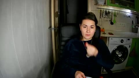 MarinettaQhot online show from 12/29/24, 04:19