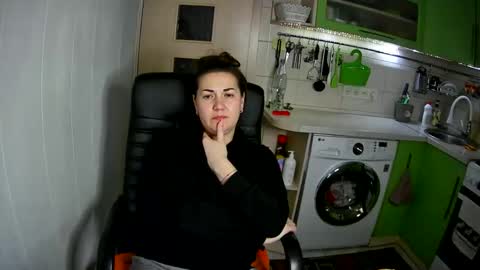 MarinettaQhot online show from 02/05/25, 12:31