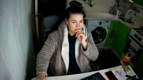 MarinettaQhot online show from 02/17/25, 06:48