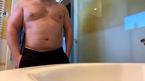 Snapshot of mario17o3 chatting on 03/03/25, 11:22 Hot N Horny online show from 03/03/25, 11:22