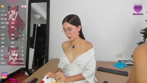 Snapshot of marioandmia chatting on 10/12/25, 08:41 marioandmia online show from 10/12/25, 08:41