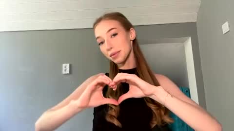 Amelia online show from 06/17/26, 10:17