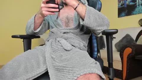 Snapshot of marioslim chatting on 12/29/24, 11:50 marioslim online show from 12/29/24, 11:50