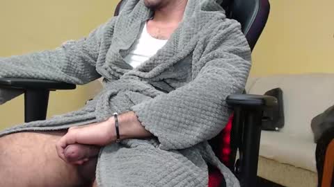 Snapshot of marioslim chatting on 12/31/24, 04:25 marioslim online show from 12/31/24, 04:25