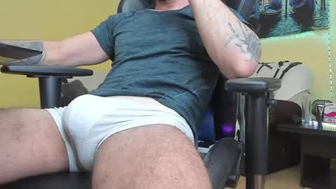 Snapshot of marioslim chatting on 02/14/25, 11:10 marioslim online show from 02/14/25, 11:10