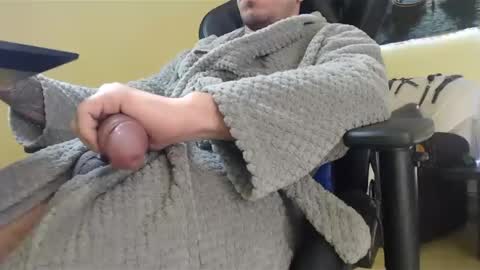 Snapshot of marioslim chatting on 02/23/25, 12:05 marioslim online show from 02/23/25, 12:05