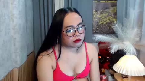 LEAH online show from 02/09/26, 01:15