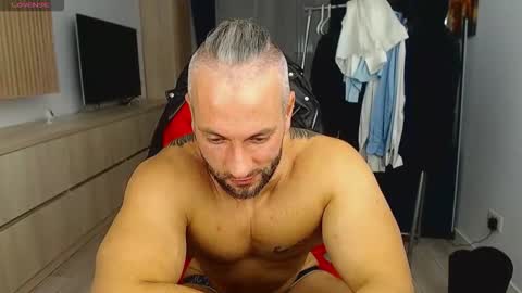 Snapshot of marismuscle chatting on 10/01/25, 06:58 MarisMuscle online show from 10/01/25, 06:58