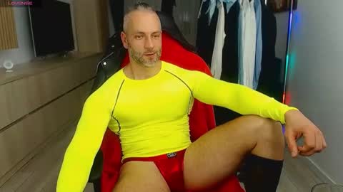 Snapshot of marismuscle chatting on 11/18/25, 08:02 MarisMuscle online show from 11/18/25, 08:02