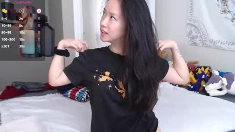 Snapshot of marissapeach chatting on 10/25/25, 02:13 MarissaPeach online show from 10/25/25, 02:13